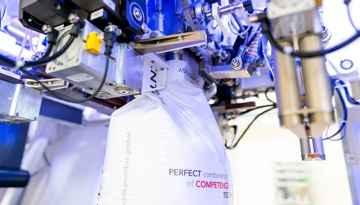 FFS bag at filling station